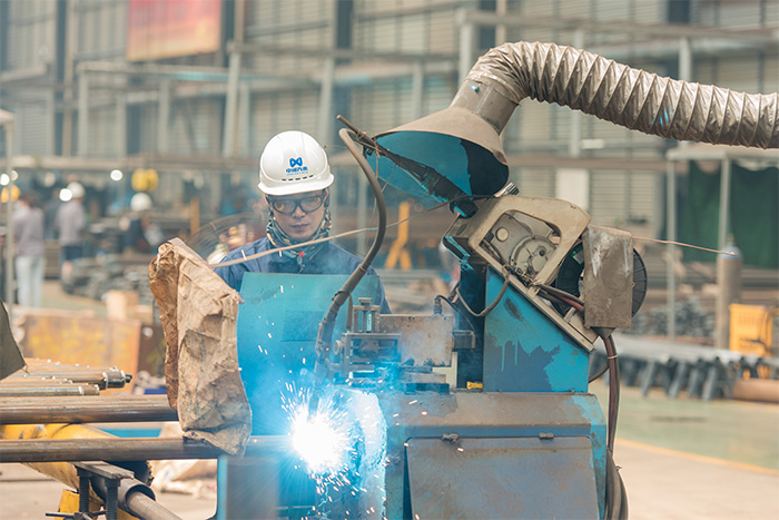 合山网架自动化焊接